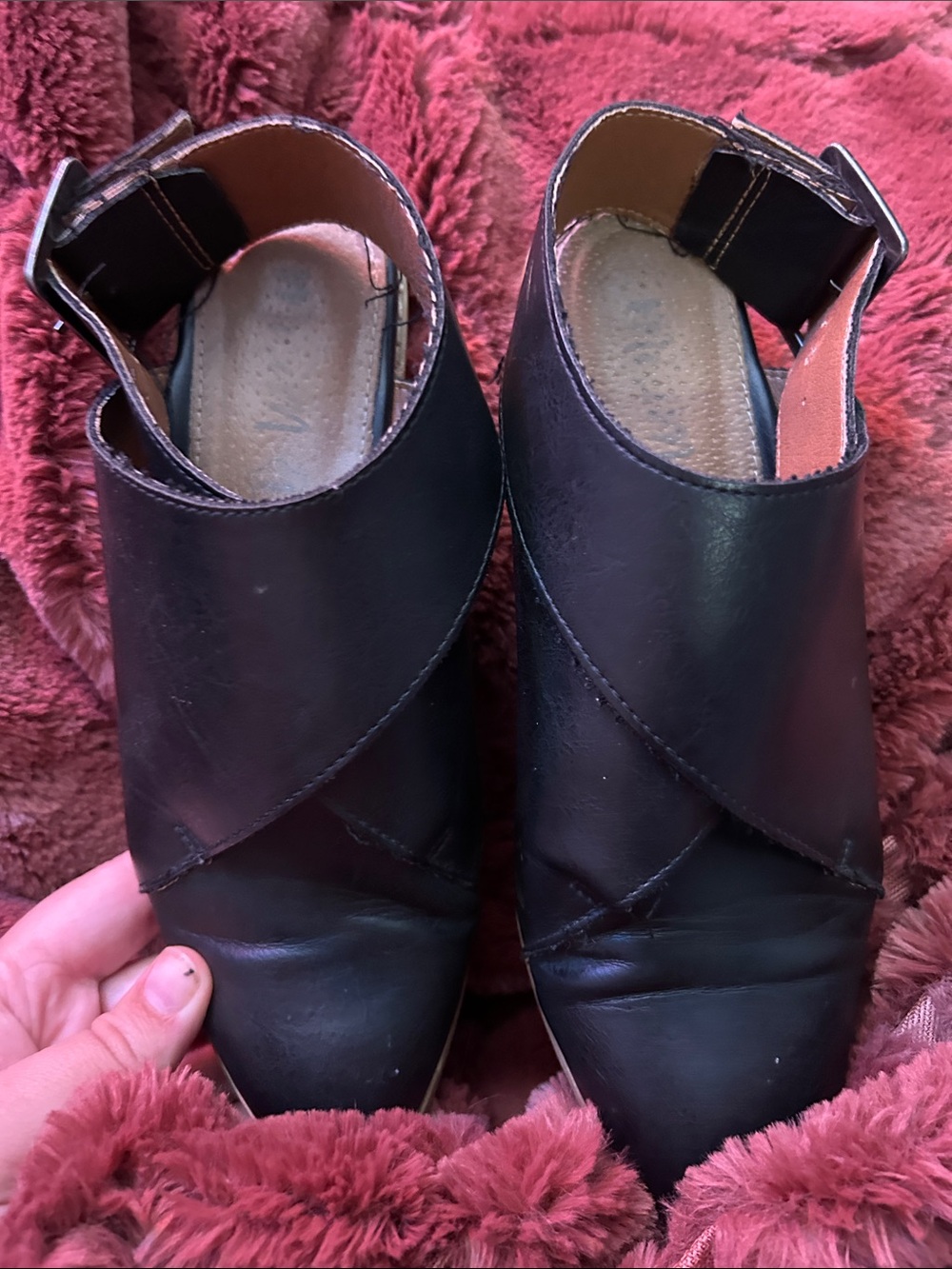 Mi.iM Black Leather Cross-Front Slingback Mules
